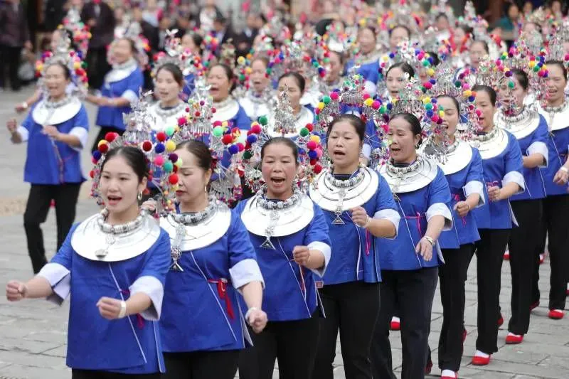 刻苦训练篮球时如何避免受伤的建议_0